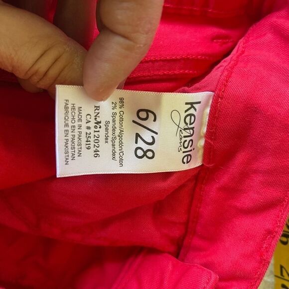 KENSIE Skinny Cropped Frayed Hem Scarlet Jeans.Size 6 - Picture 6 of 6